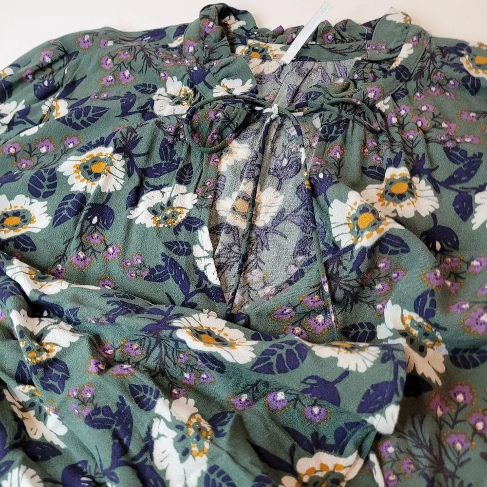 Free People, Boho Green Floral Blouse,‎ XS (oversized)